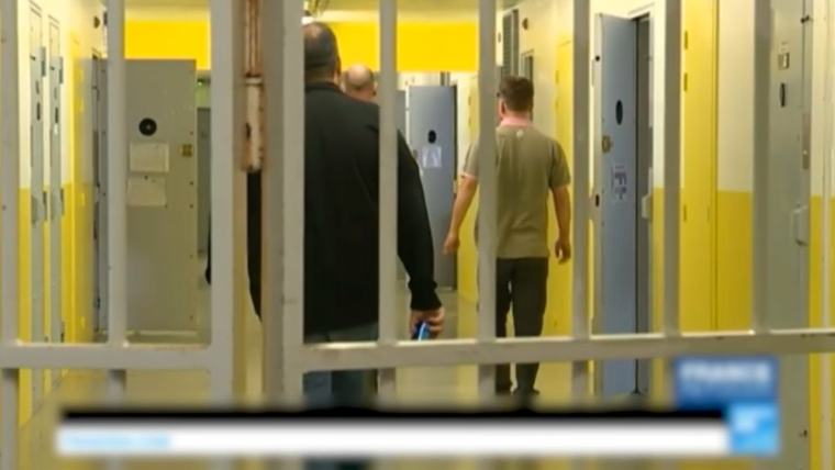 Кризис переполненности тюрем наблюдается во Франции