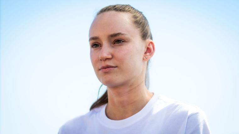 Елена Рыбакина обыграла Наоми Осаку и впервые вышла в четвертьфинал US Open